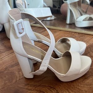 Dream Pairs white Chunky Heel Sandals